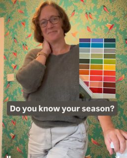 Sarah’s been working with colour for over 20 years but with eyes like a magpie her wardrobe is a rainbow mix. Yesterday she visited the fab @styleandcolouracademy in Pershore, Worcestershire for a colour analysis session. It turns out she’s an Autumn: “Your overall look is warm, earthy and rich. Your most flattering colours are intense but muted with a warm golden undertone.”

And she couldn’t resist this cosy jumper, perfect for her new Autumn self. 💚

“It was a great couple of hours spent with @jogaffneystylinglife finding out which colours I should wear the most with my skin tones. And how to continue to wear the pieces I love that aren’t quite right for me by accessorising and layering. And I uncovered a couple of perfect new pieces in the treasure trove of a shop.”