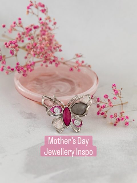 Would your Mum love some beautiful jewellery for Mother’s Day? Here are five of our favourite pieces that we think make lovely gifts, including a butterfly magnetic brooch and flower themed necklaces, earrings and a pretty daisy elasticated bracelet.

#daisyjewellery #flowerjewellery #giftsformum #mothersdayjewellery #butterflybrooch
