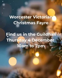 We’re popping up again with colourful Christmas gifts for you! This time it’s on the opening day of the magical Victorian Christmas Fayre in Worcester. Find us this Thursday 4 December from 10am to 7pm in the @guildhall.worcester with our beautiful recycled leather bags, hats, gloves and scarves.
It really is beginning to feel a lot like Christmas and we can’t wait!
#giftsforwomen #leatherbagsforwomen #colourfulgifts