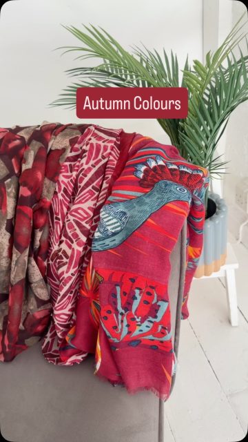 Warm colours, leaf colours, pumpkin colours. All the tones of Autumn. Beautiful jewellery and soft scarves. Free delivery over £16 with all jewellery gift boxed (exc. Trade). 

And for gift shops, clothing boutiques and garden centres; a great choice of designs and colours, excellent quality and efficient service. Low MOQ and low minimum order.