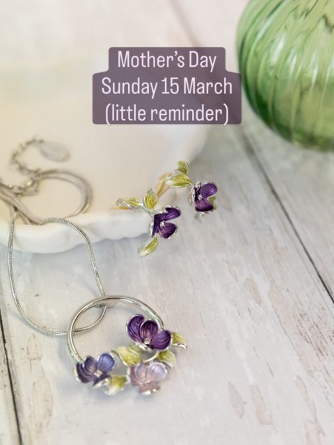 Coinciding with the Spring flowers announcing they’re back, Mother’s Day is two weeks away. We have some beautiful floral and floral-inspired jewellery designs this season that would be perfect to treat Mum. Order now to receive in plenty of time. We ship all jewellery in our lovely gift boxes made from @fsc_international certified paper, free of charge and ready to gift. And if you won’t be seeing your Mum, use her address for the shipping and we can send it directly to her. Make sure to include your gift message. 

Free 2nd Class UK postage for orders of £15 and over, and only £2.50 for purchases under this.

#mothersday2026 #motheringsunday #giftsformum #giftsformothers #mothersdaygiftset
